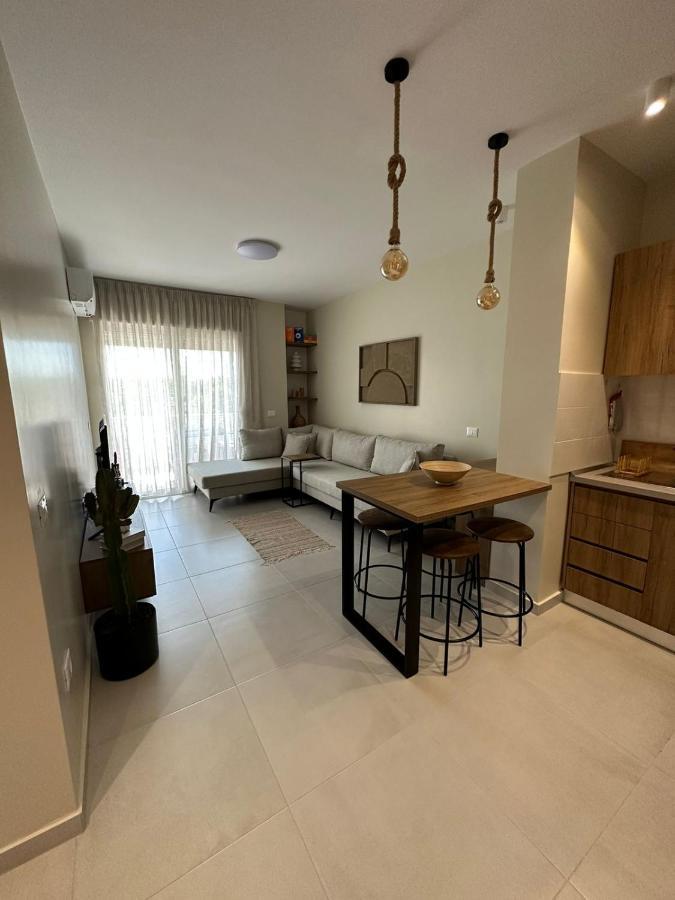 Golem, Durres Apartment